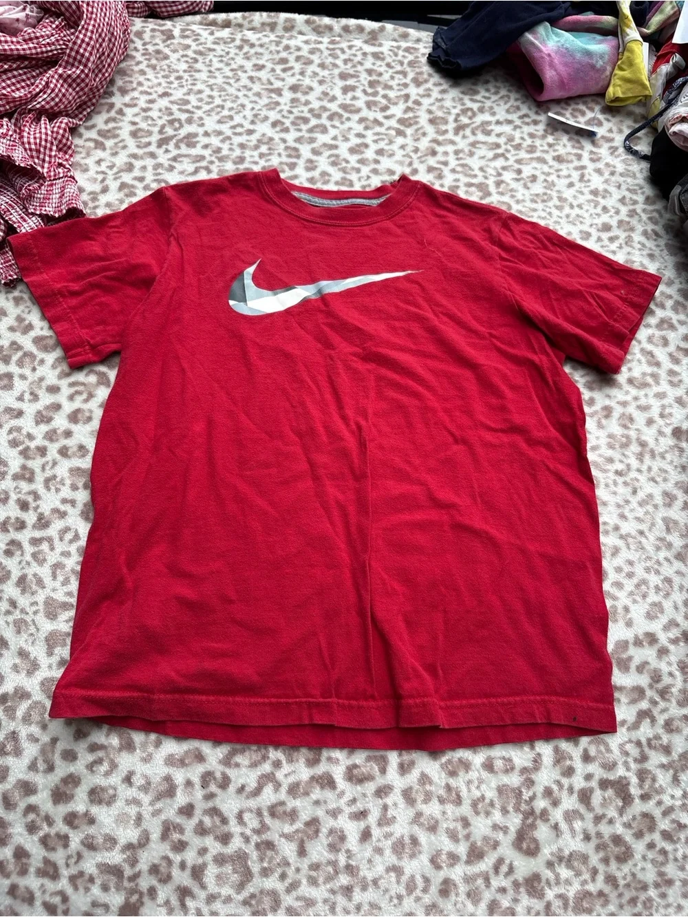 Nike Kids Red Short Sleeve T-Shirt Size Medium